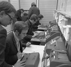 Programmers making grammar mistakes (1970)